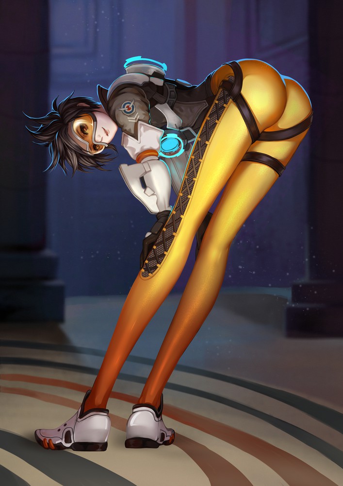 Long legs and Sexy Ass Tracer