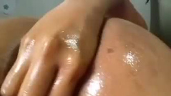 Juegos anales. Self fisting
