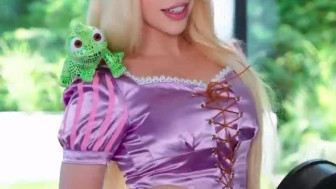 Rapunzel Cosplay
