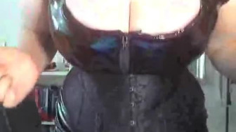 Otoni ogni enjoys to cosplay dominatrix
